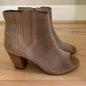 Tom’s Heels Size 6.5